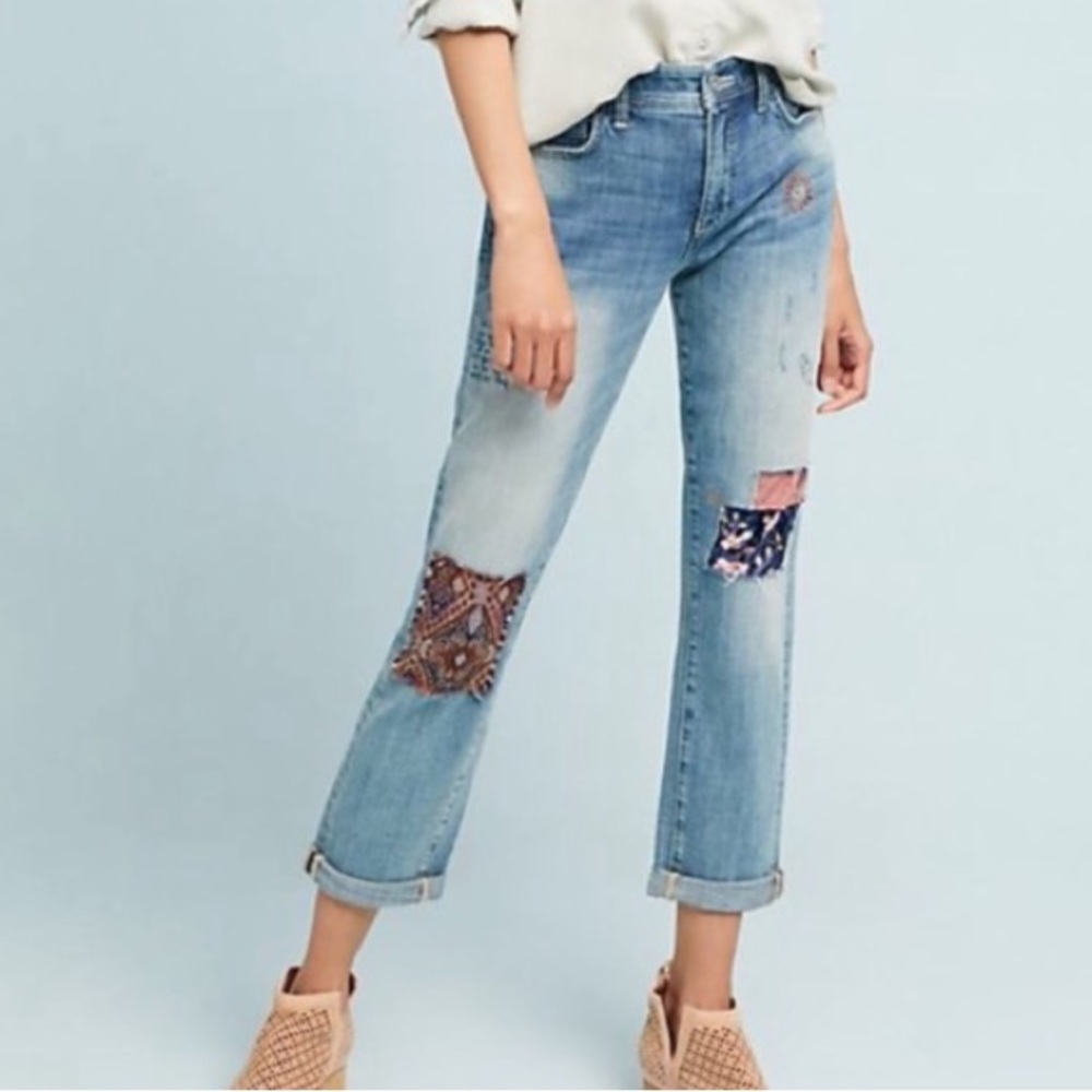 Pilcro by Anthropologie embroidered jeans. Slim boyfriend cut, size 25.